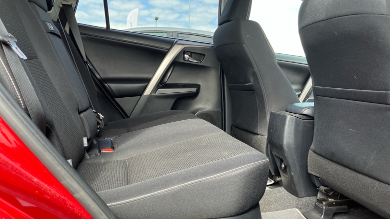 Toyota RAV4 2.5 VVT-i Hybrid Icon Tech TSS 5dr CVT 2WD Hybrid Estate
